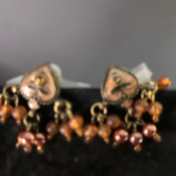 Vintage Necklace and Earrings with brass colored chains and burgundy stones - Picture 5 of 7